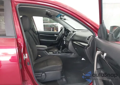 2015 Kia Sorento Lx из США, поврежденный, VIN 5XYKTCA65FG643323